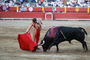 FOTOS: LINO CHIPANA Antonio Ferrera cuajó una gran faena al buen quinto, pero no mató como era debido; dejó con la miel en los labios al público de Acho.