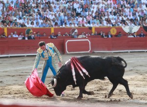 Ponce toreando relajado.