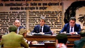 FOTO: SENADO DE ESPAÑA Victorino Martín (centro) hablando ante la Comisión de Cultura y Deporte del Senado de España, el pasado martes 22 de enero.