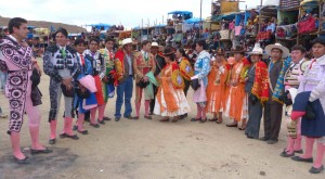 FOTO: ABRAHAM CCALLO La defensoría opinó acerca de la diversidad cultural, derecho constitucional del Perú profundo. En la imagen, alferados en Ayaviri, Puno.