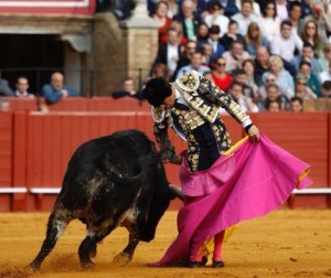 Primorosas chicuelinas de mano baja, de Manzanares, al segundo.