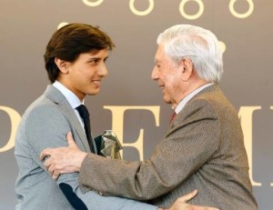 Blog FOTO N° 3 Mario Vargas Llosa con Roca Rey