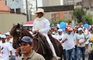 GINO GARAY DURÁN En la marcha hubo marinera, danza de tijeras y caballos de paso.