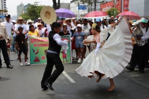 Foto: Gino Garay Marcha festiva y pacífica, con danzas y trajes típicos de todo el Perú. 