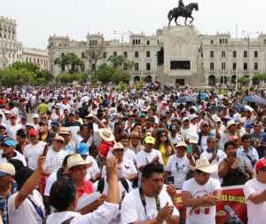 FOTO: Gino Garay Al final de la marcha, los manifestantes volvieron a concentrase en la Plaza San Martín.