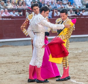 La ceremonia de confirmación de alternativa de Serna.