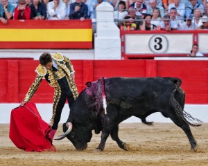 FOTO: LANCES DE FUTURO El poderío de Roca Rey en cada muletazo.