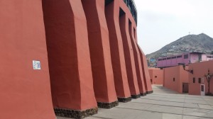 FOTO: DOMINGO LLERENA Los machones de los tendidos de Sol sobre los que apoyan los tendidos de Acho.