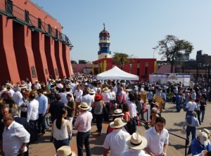 FOTO: P.J. GÓMEZ DEBARBIERI El atrio de Sombra enmarcado por los machones y el colindante Mirador de Ingunza.