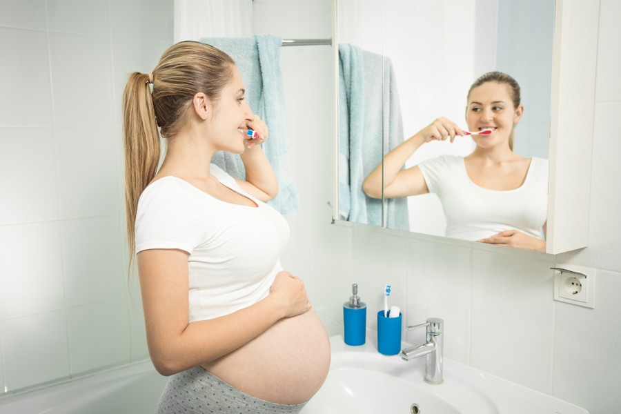 Quizás no sea una de las cosas más divertidas del mundo pero el ir al dentista es una necesidad que no deberíamos dejar de lado. ¿Estás embarazada o dando de lactar?