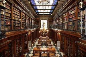 interior-de-la-biblioteca